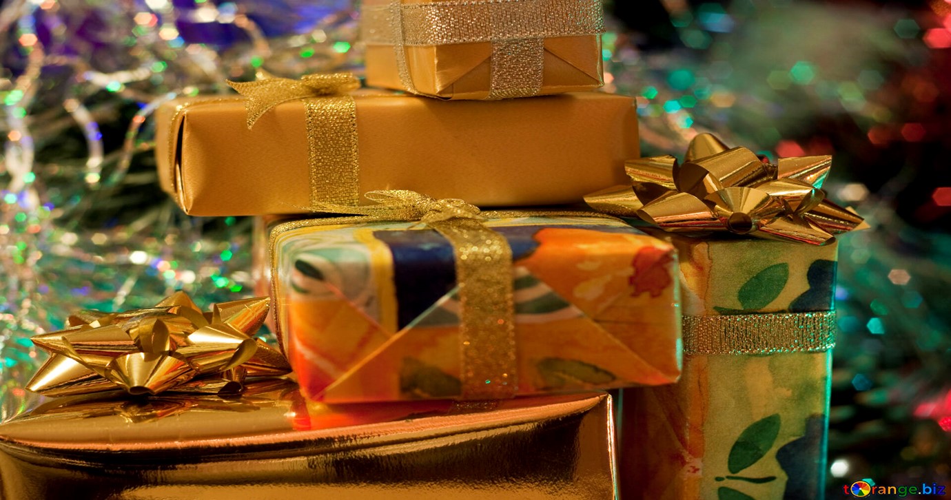 How to Save Money on Gifts